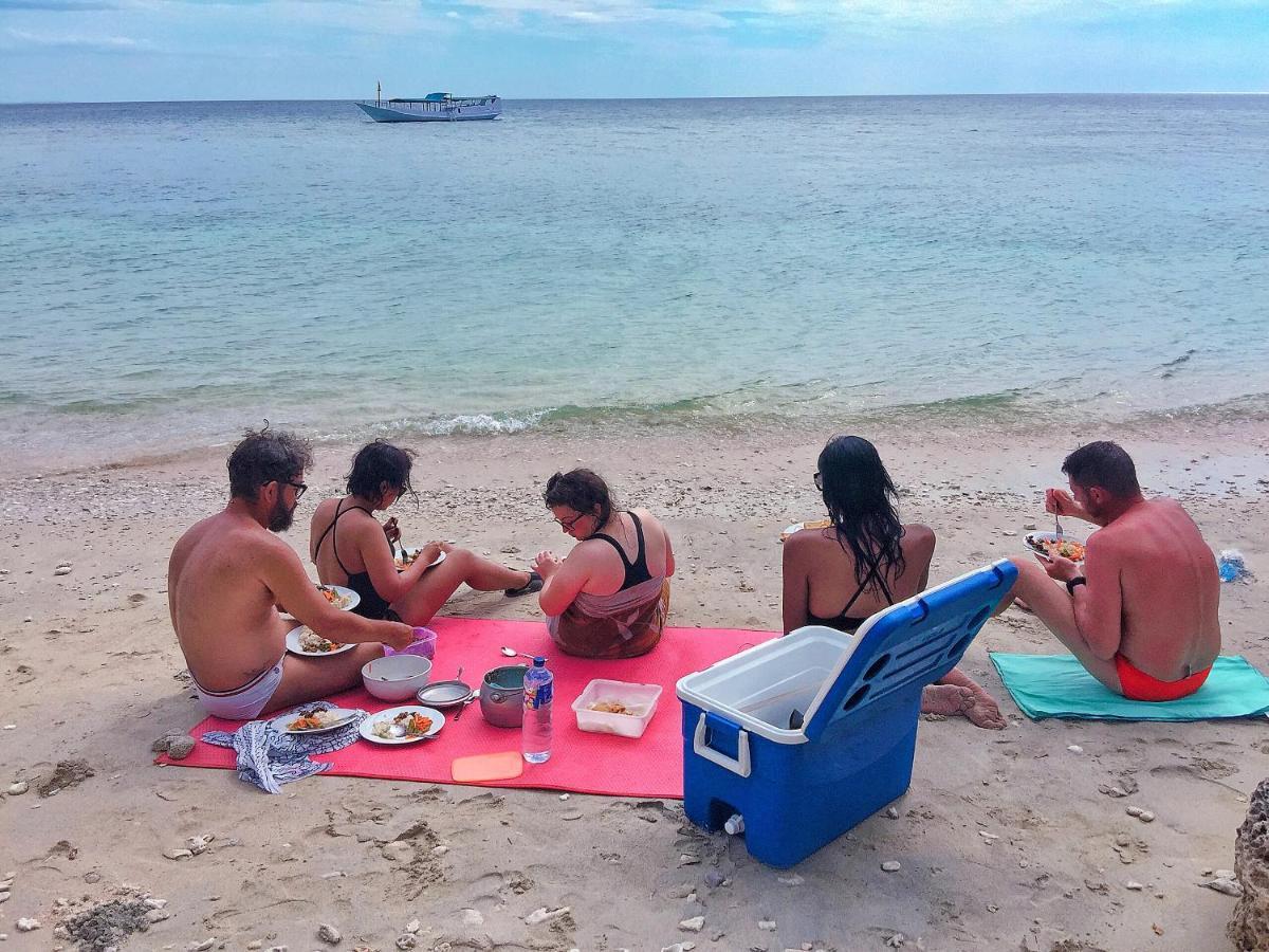 Maleo Moyo Hotel & Dive Resort Moyo Island Екстериор снимка